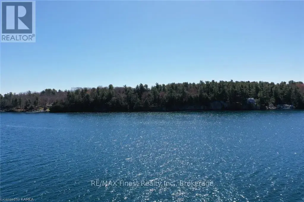 A Club Island, Leeds and the Thousand Islands